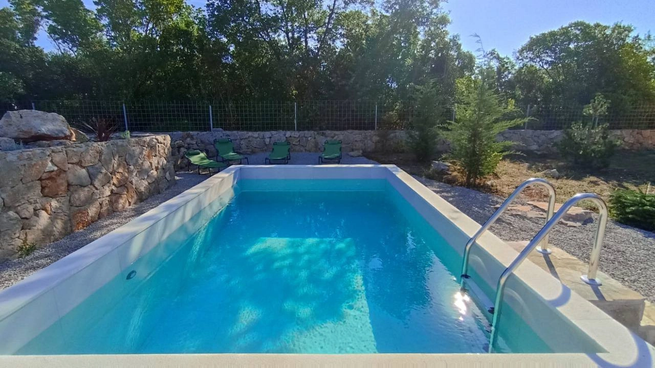 Kompleks-od-tri-kuce-sa-bazenom-u-Zagori-Budva-2 Kuća 220 m² – Budva — fotografija 3