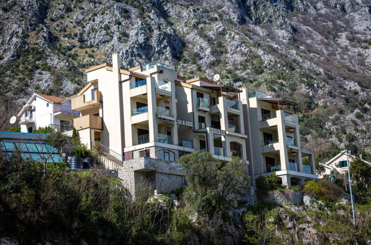 Apart-hotel-sa-bazenom-u-Morinju-Kotor Apart-hotel sa bazenom u Morinju