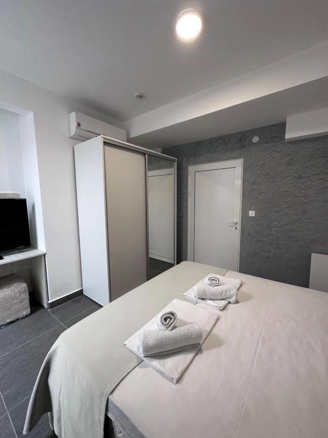 Hotel-na-prvoj-liniji-mora-Susanj-Bar-8 Hotel 735 m² – Šušanj, Bar — fotografija 9