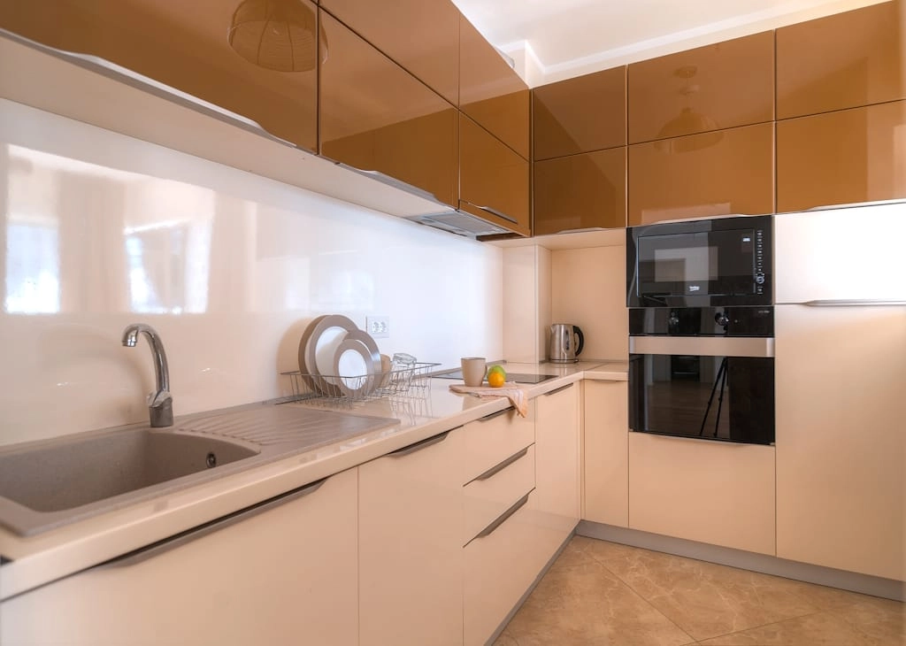 Trosoban-stan-u-Harmonia-Apart-Hotelu-Zavala-Budva-4 Trosoban stan 104 m² – Budva — fotografija 5