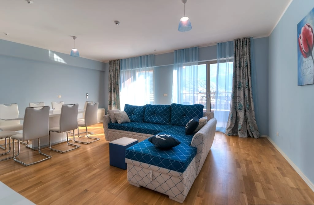 Trosoban-stan-u-Harmonia-Apart-Hotelu-Zavala-Budva-7 Trosoban stan 104 m² – Budva — fotografija 8