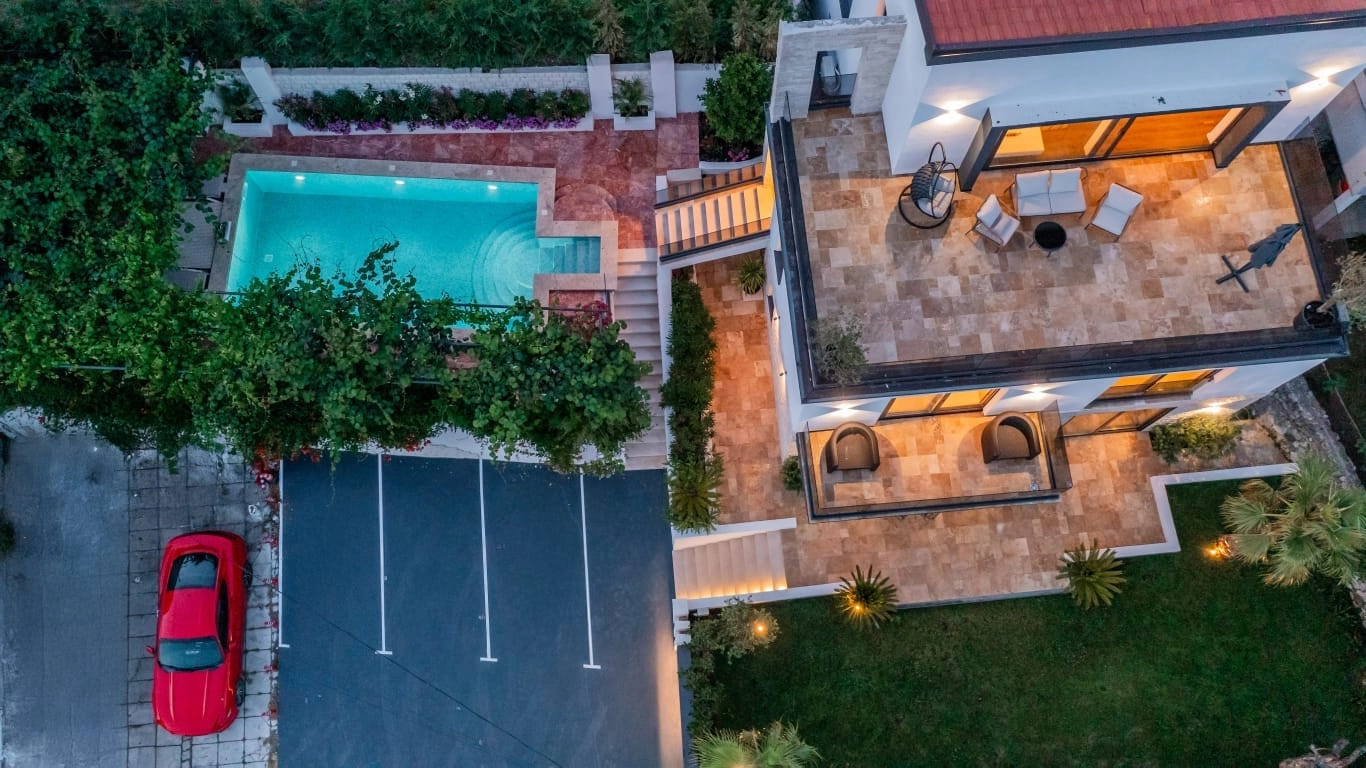 Kuca-sa-bazenom-i-pogledom-na-more-Markovici-Budva-1 Kuća 300 m² – Markovići, Budva — fotografija 2