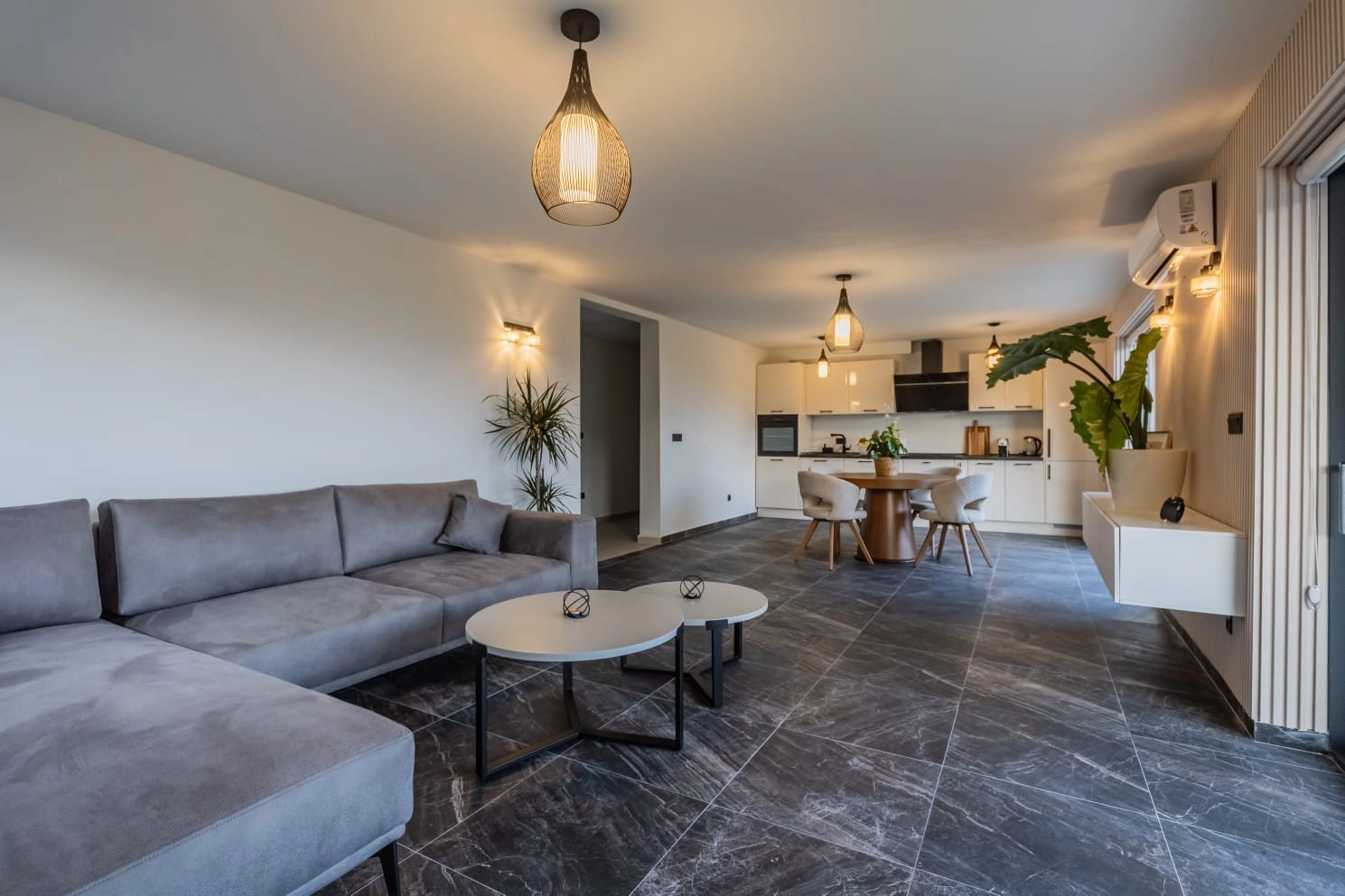 Kuca-sa-bazenom-i-pogledom-na-more-Markovici-Budva-5 Kuća 300 m² – Markovići, Budva — fotografija 6