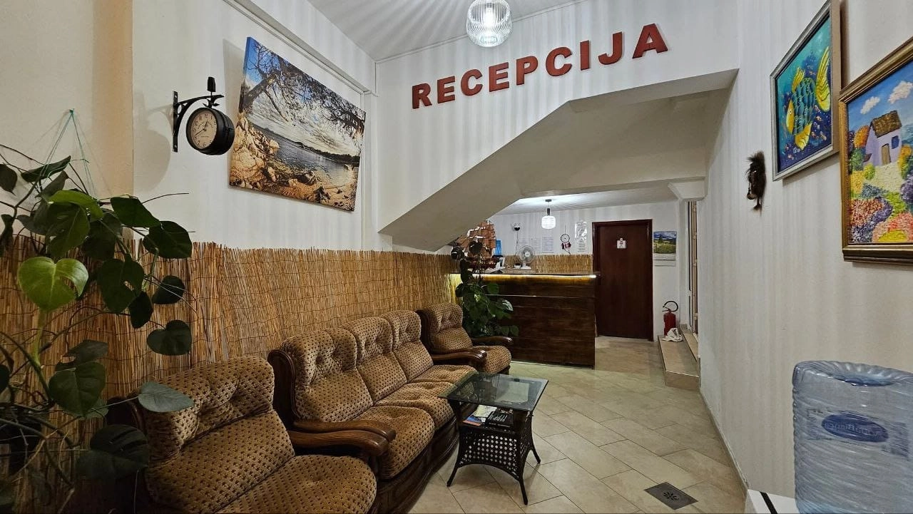 Mini-hotel-sa-15-apartmana-na-Susnju-Bar-2 Hotel 552 m² – Šušanj, Bar — fotografija 3