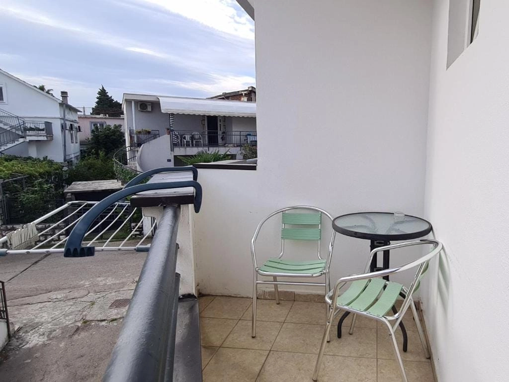 Mini-hotel-sa-15-apartmana-na-Susnju-Bar-4 Hotel 552 m² – Šušanj, Bar — fotografija 5