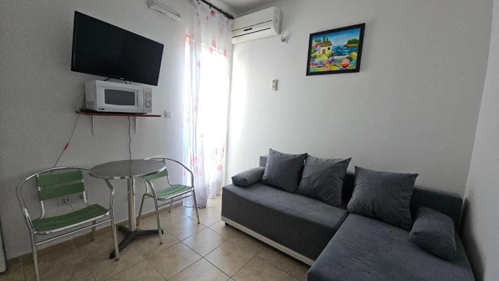 Mini-hotel-sa-15-apartmana-na-Susnju-Bar-5 Hotel 552 m² – Šušanj, Bar — fotografija 6