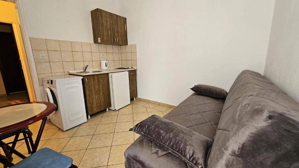 Mini-hotel-sa-15-apartmana-na-Susnju-Bar-7 Hotel 552 m² – Šušanj, Bar — fotografija 8