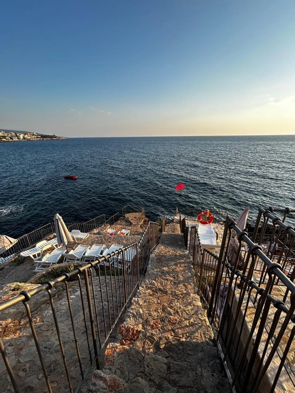 Dvosoban-stan-u-kompleksu-na-prvoj-liniji-mora-Dobra-Voda-Bar-2 Dvosoban stan 83 m² – Dobra Voda, Bar — fotografija 3