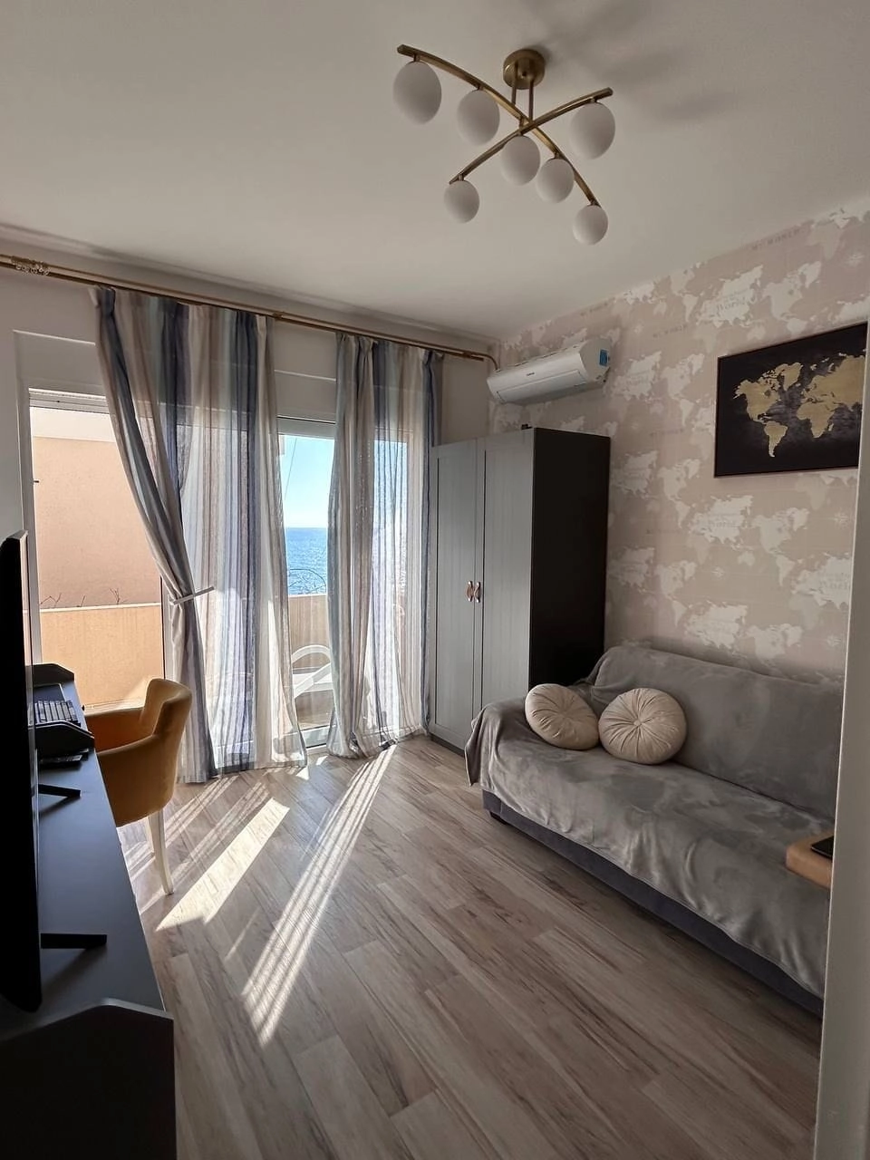 Dvosoban-stan-u-kompleksu-na-prvoj-liniji-mora-Dobra-Voda-Bar-7 Dvosoban stan 83 m² – Dobra Voda, Bar — fotografija 8
