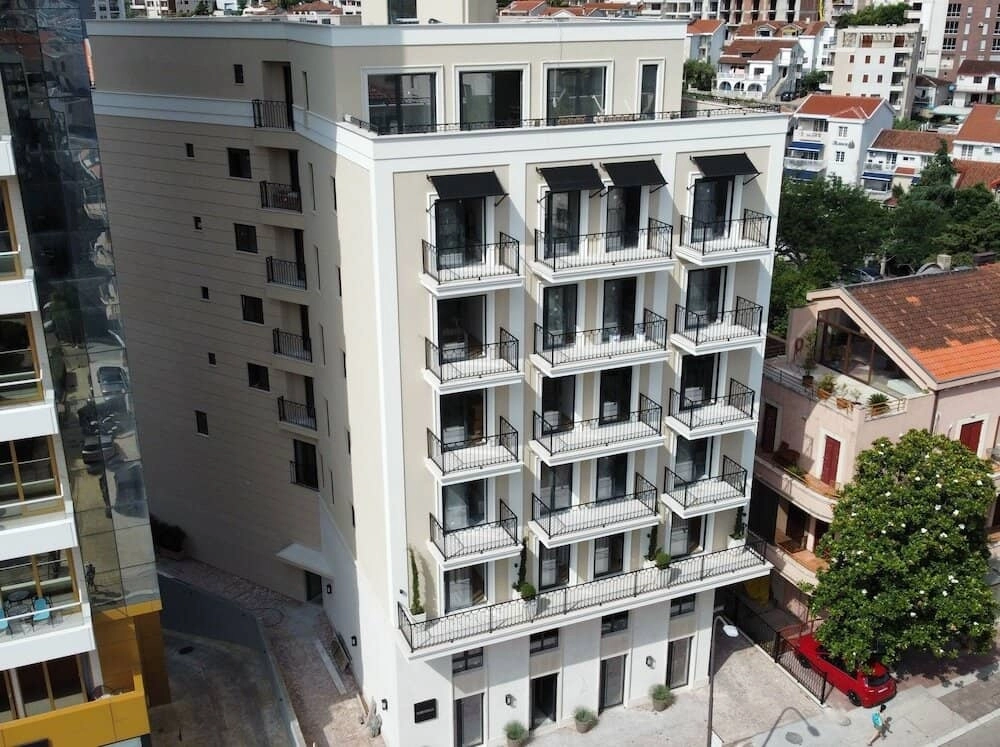 Garsonjera-u-kompleksu-Allure-Condo-Hotel-4-Budva Garsonjera u kompleksu Allure Condo Hotel 4*