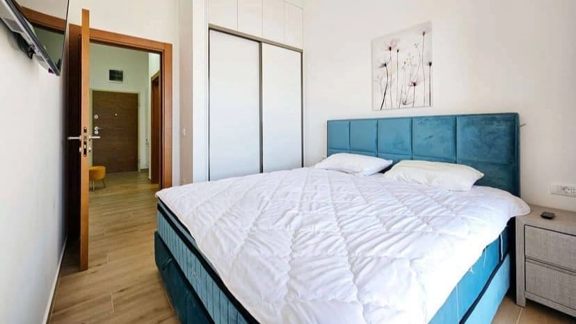 Jednosoban-stan-s-terasom-i-pogledom-na-more-Budva-5 Jednosoban stan 50 m² – Babin Do, Budva — fotografija 6