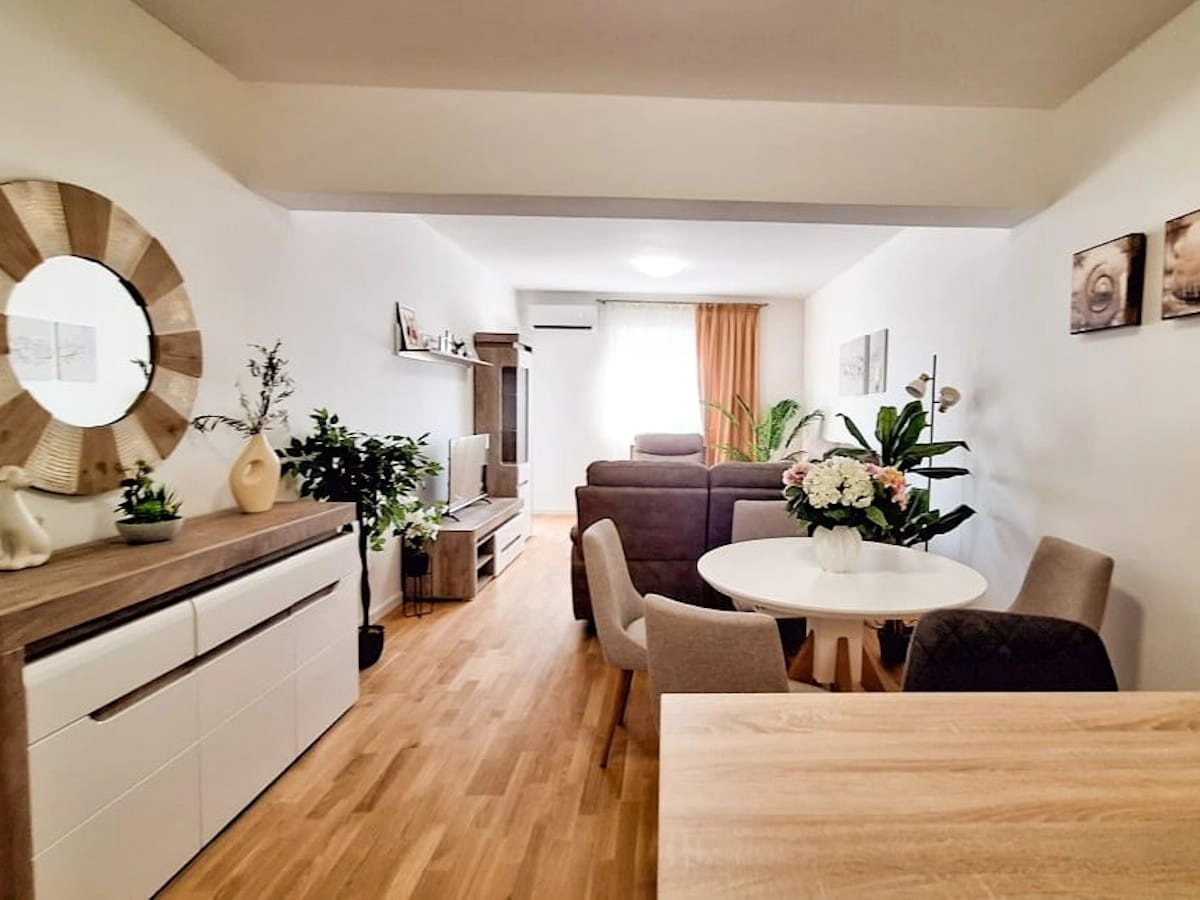 Trosoban-stan-sa-terasom-i-pogledom-na-more-Bar-1 Trosoban stan 92 m² – Šušanj, Bar — fotografija 2