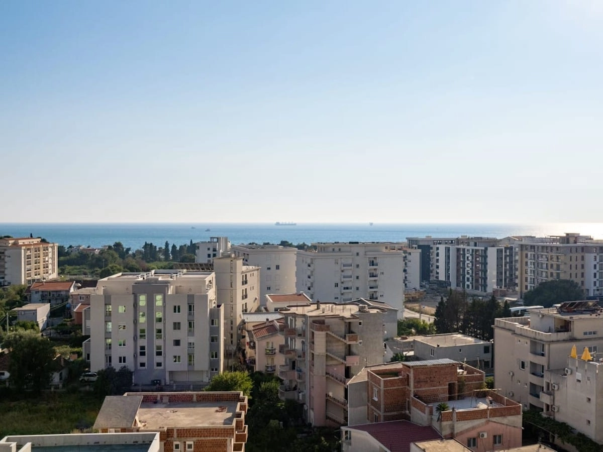 Trosoban-stan-sa-terasom-i-pogledom-na-more-Bar-2 Trosoban stan 92 m² – Šušanj, Bar — fotografija 3