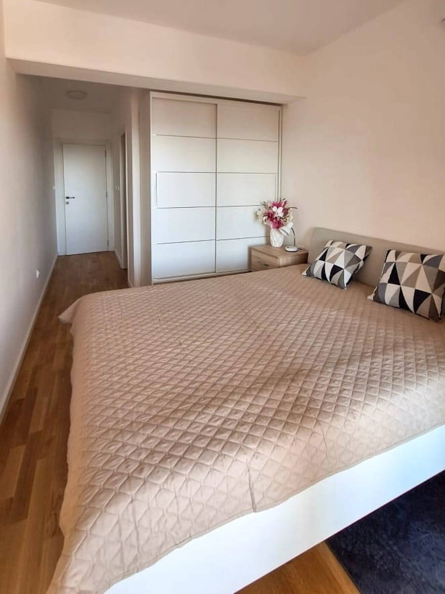 Trosoban-stan-sa-terasom-i-pogledom-na-more-Bar-7 Trosoban stan 92 m² – Šušanj, Bar — fotografija 8