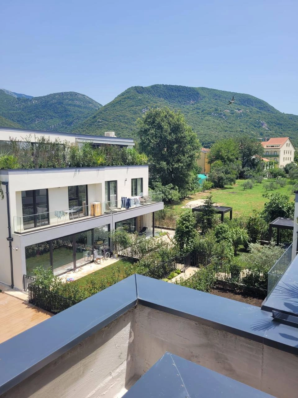 Kuca-sa-bazenom-u-Lastvi-Grbaljskoj-Budva Kuća sa bazenom u Lastvi Grbaljskoj