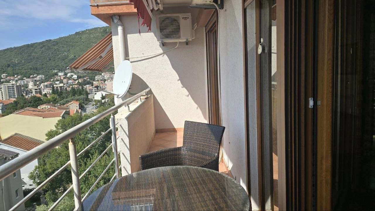 Dvosoban-stan-s-pogledom-na-more-Petrovac-Budva-3 Dvosoban stan 74 m² – Petrovac, Budva — fotografija 4