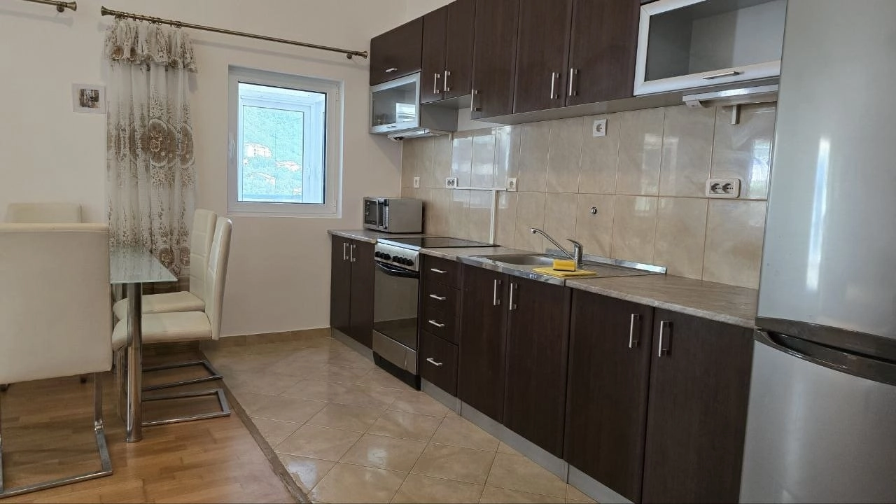 Dvosoban-stan-sa-pogledom-na-more-Petrovac-Budva-3 Dvosoban stan 74 m² – Petrovac, Budva — fotografija 4