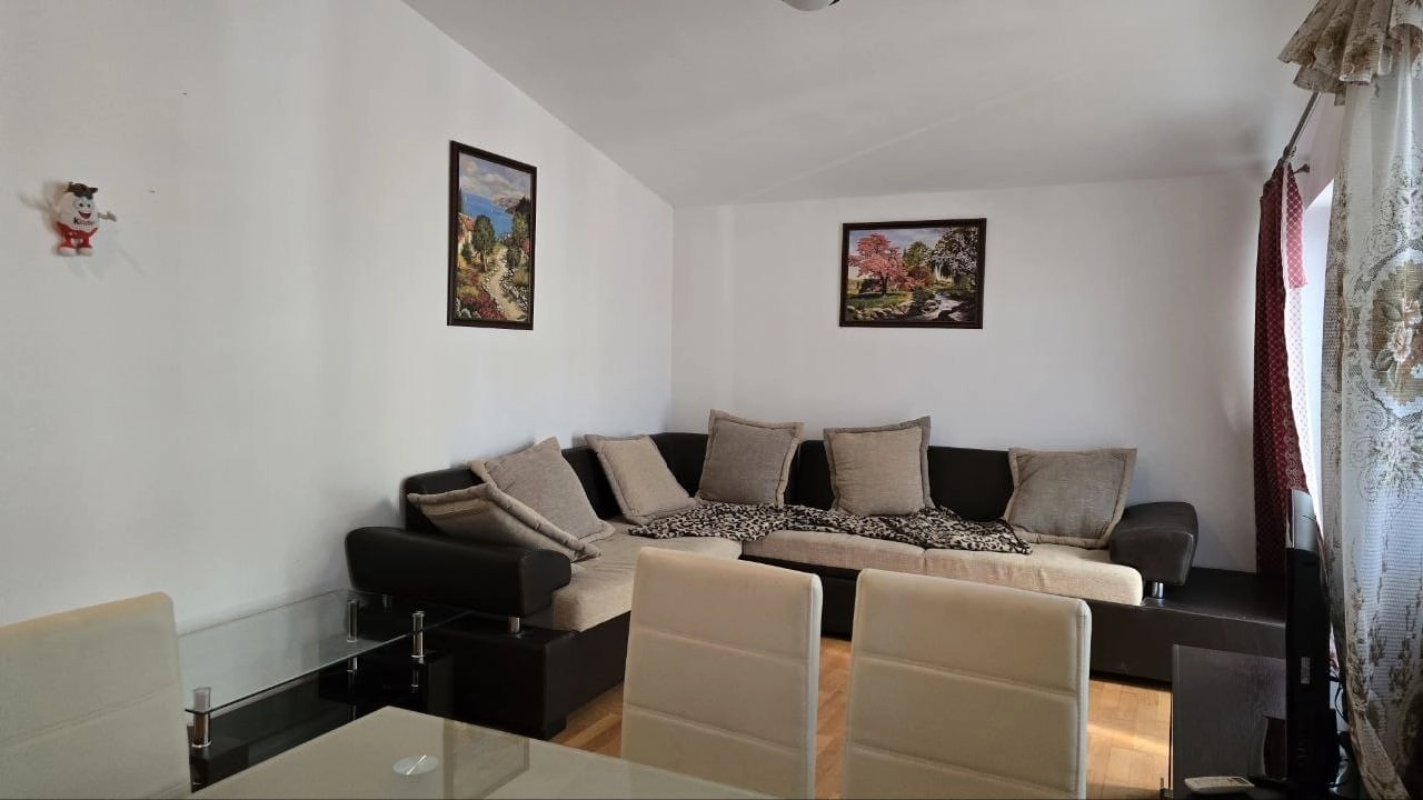 Dvosoban-stan-sa-pogledom-na-more-Petrovac-Budva-4 Dvosoban stan 74 m² – Petrovac, Budva — fotografija 5