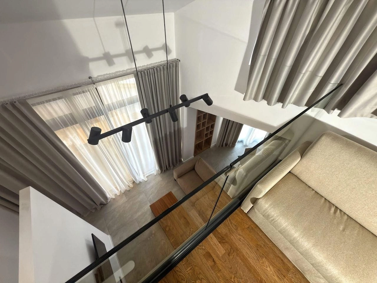Dupleks-penthaus-sa-terasom-i-djakuzijem-Tivat-5 Dvosoban stan 185 m² – Mažina, Tivat — fotografija 6