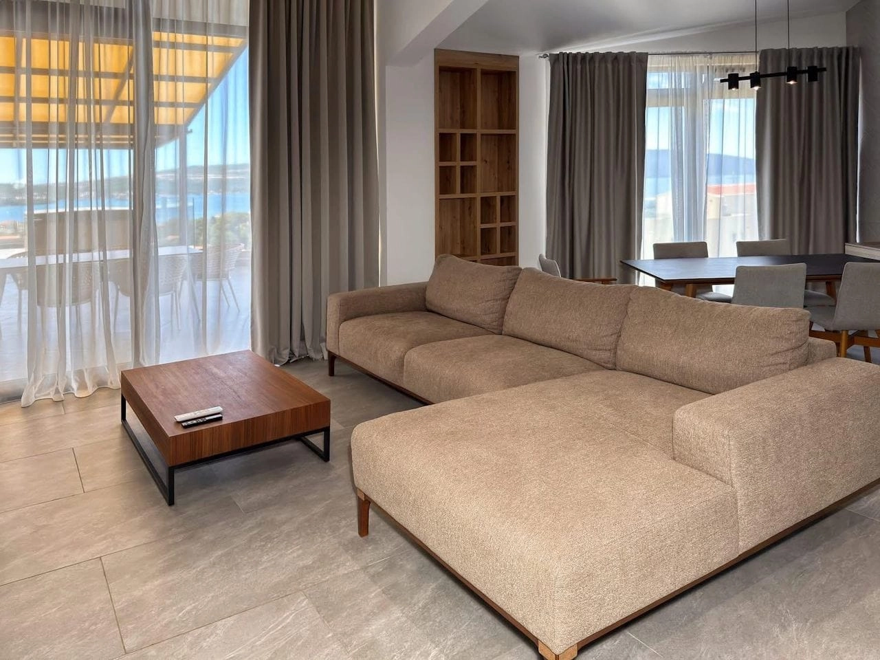 Dupleks-penthaus-sa-terasom-i-djakuzijem-Tivat-6 Dvosoban stan 185 m² – Mažina, Tivat — fotografija 7