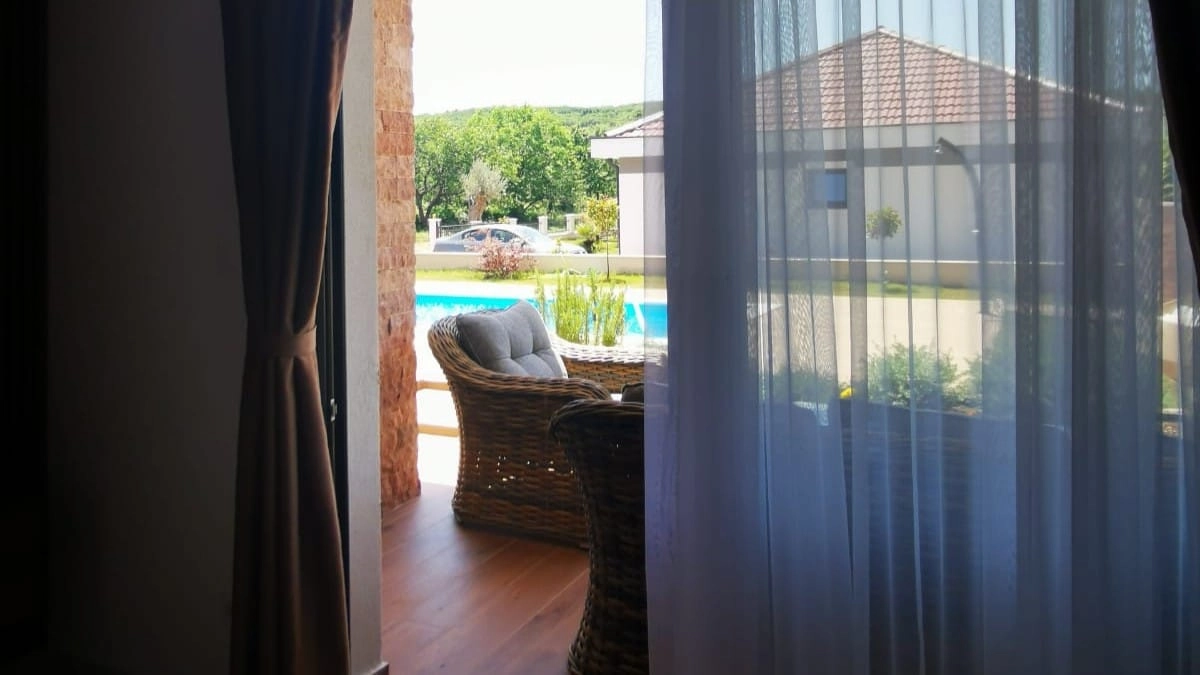 Prizemna-kuca-sa-bazenom-u-Lastvi-Grbaljskoj-Budva-2 Kuća 80 m² – Lastva Grbaljska, Budva — fotografija 3