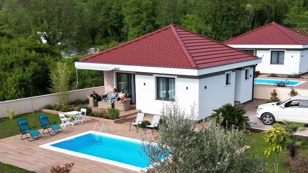 Prizemna-kuca-sa-bazenom-u-Lastvi-Grbaljskoj-Budva-3 Kuća 80 m² – Lastva Grbaljska, Budva — fotografija 4