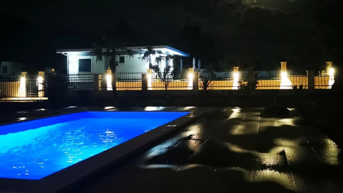 Prizemna-kuca-sa-bazenom-u-Lastvi-Grbaljskoj-Budva-8 Kuća 80 m² – Lastva Grbaljska, Budva — fotografija 9