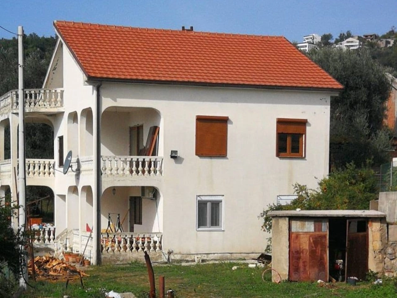 Trospratna-kuca-sa-placem-i-pogledom-na-more-Susanj-Bar-3 Kuća 220 m² – Šušanj, Bar — fotografija 4