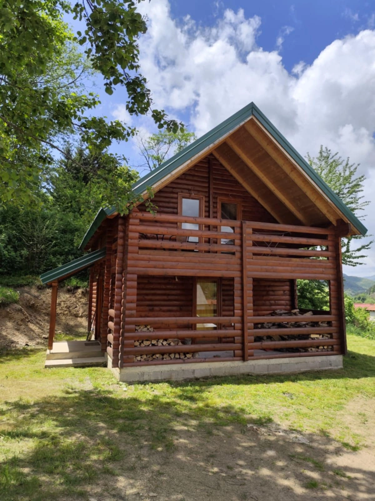 Dvospratna-drvena-kuca-na-placu-u-Kolasinu-1 Kuća 84 m² – Kolašin — fotografija 2