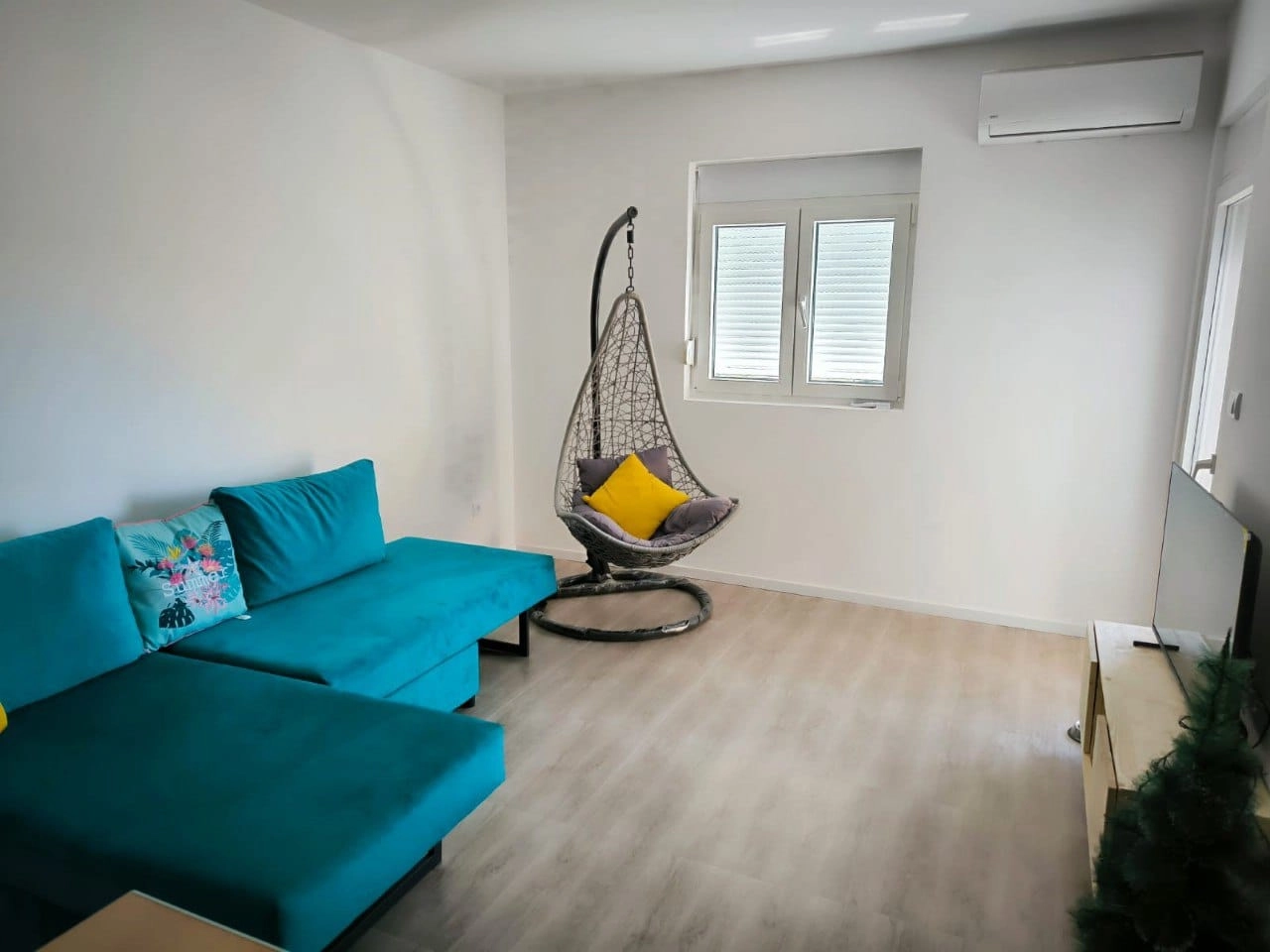 Jednosoban-stan-sa-terasom-i-pogledom-na-more-Bar-2 Jednosoban stan 46 m² – Šušanj, Bar — fotografija 3