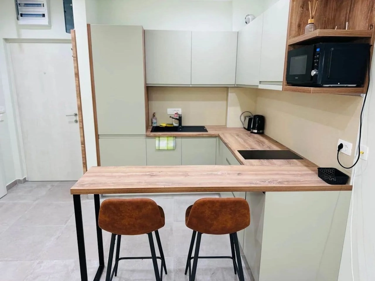 Namjestena-garsonjera-sa-terasom-Skaljari-Kotor-4 Garsonjera 42 m² – Škaljari, Kotor — fotografija 5