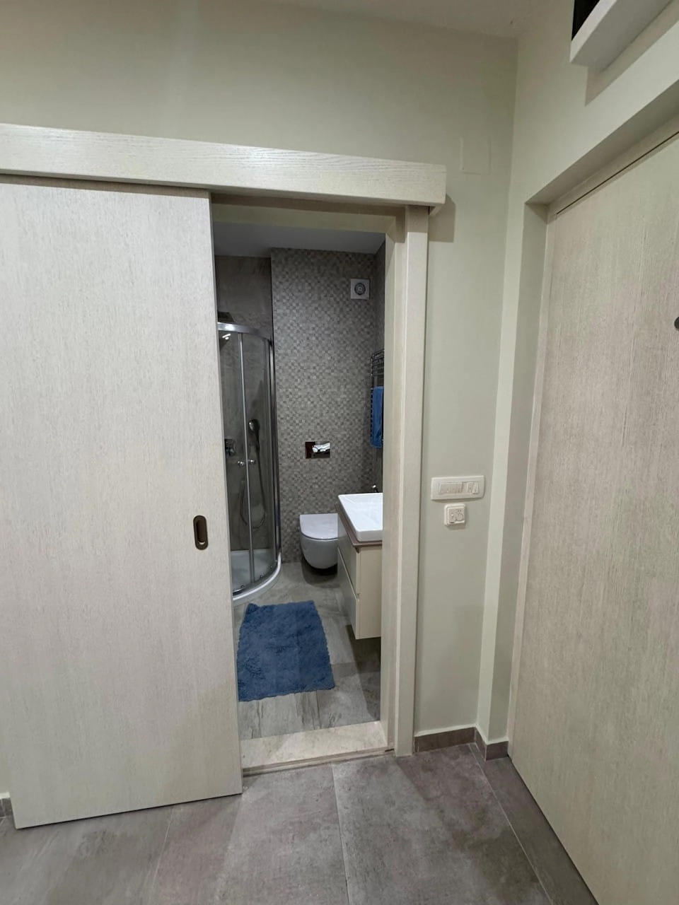 Namjestena-garsonjera-sa-terasom-Skaljari-Kotor-8 Garsonjera 42 m² – Škaljari, Kotor — fotografija 9