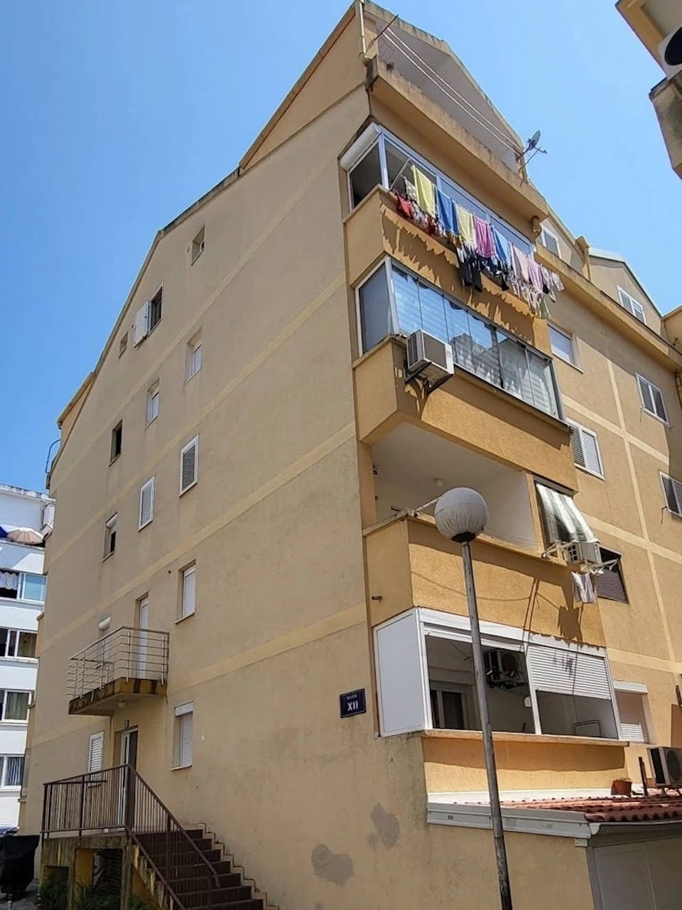 Namjesten-dvosoban-stan-na-Mainskom-Putu-Budva-3 Dvosoban stan 62 m² – Budva — fotografija 4