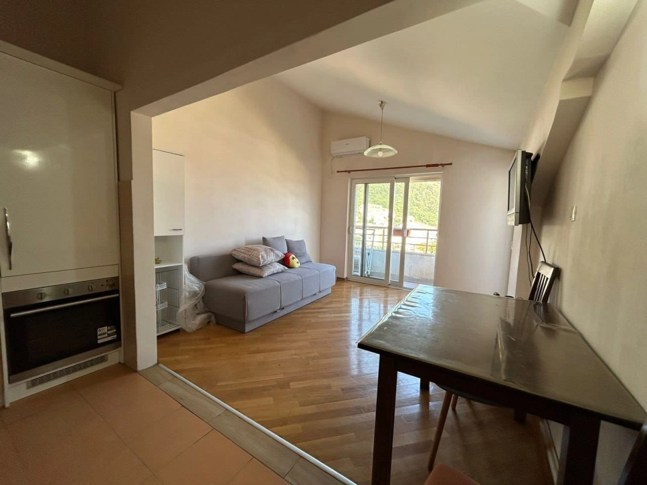Dvosoban-stan-sa-pogledom-na-more-Babilonija-Budva-2 Dvosoban stan 77 m² – Centar, Budva — fotografija 3