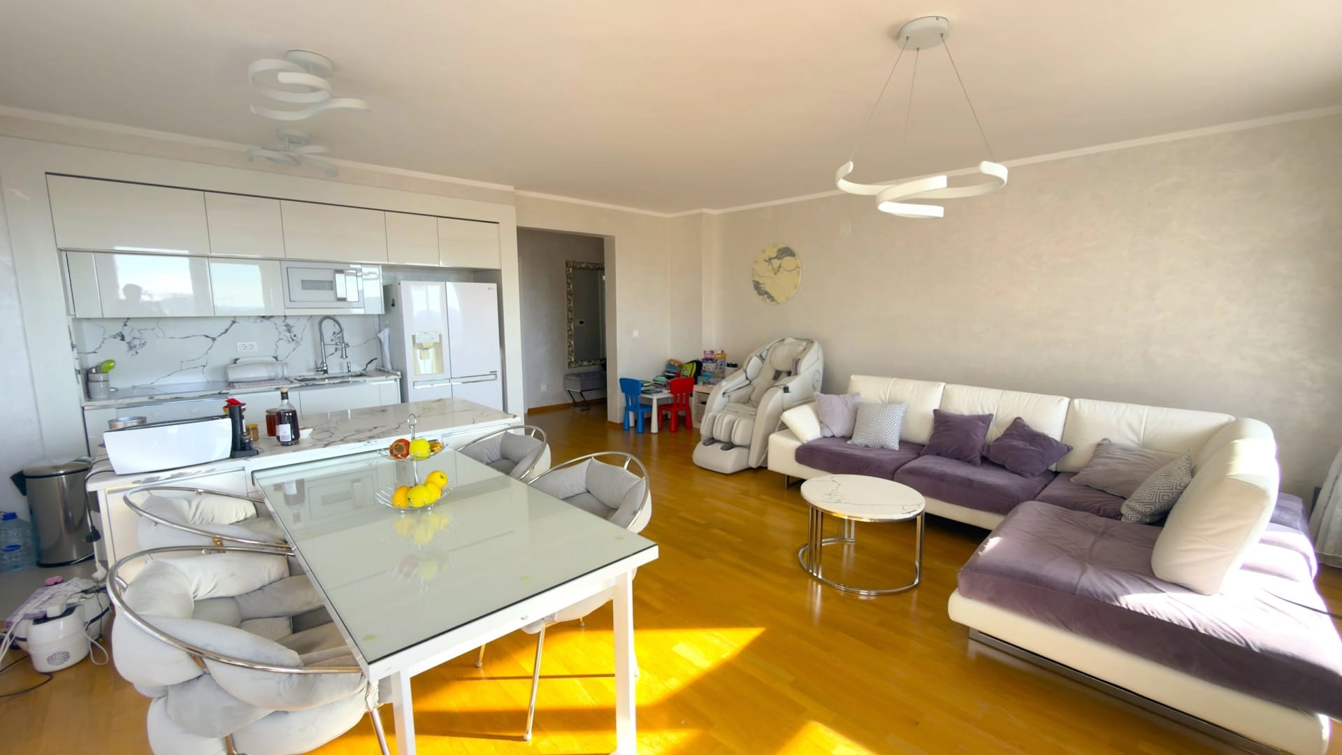 Trosoban-stan-sa-terasom-i-pogledom-na-more-Becici-Budva-1 Trosoban stan 184 m² – Bečići, Budva — fotografija 2