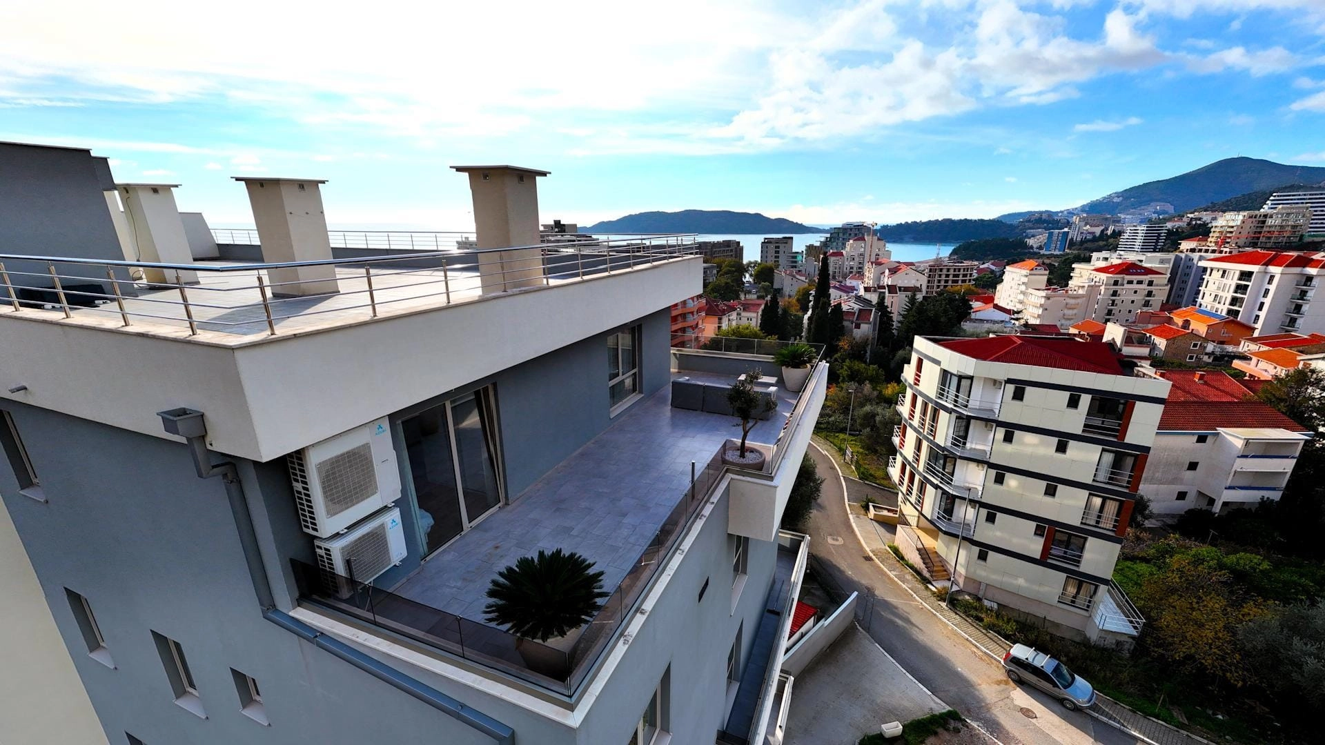 Trosoban-stan-sa-terasom-i-pogledom-na-more-Becici-Budva-3 Trosoban stan 184 m² – Bečići, Budva — fotografija 4