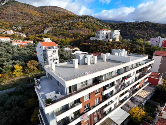 Trosoban stan 184 m² – Bečići, Budva — fotografija 5
