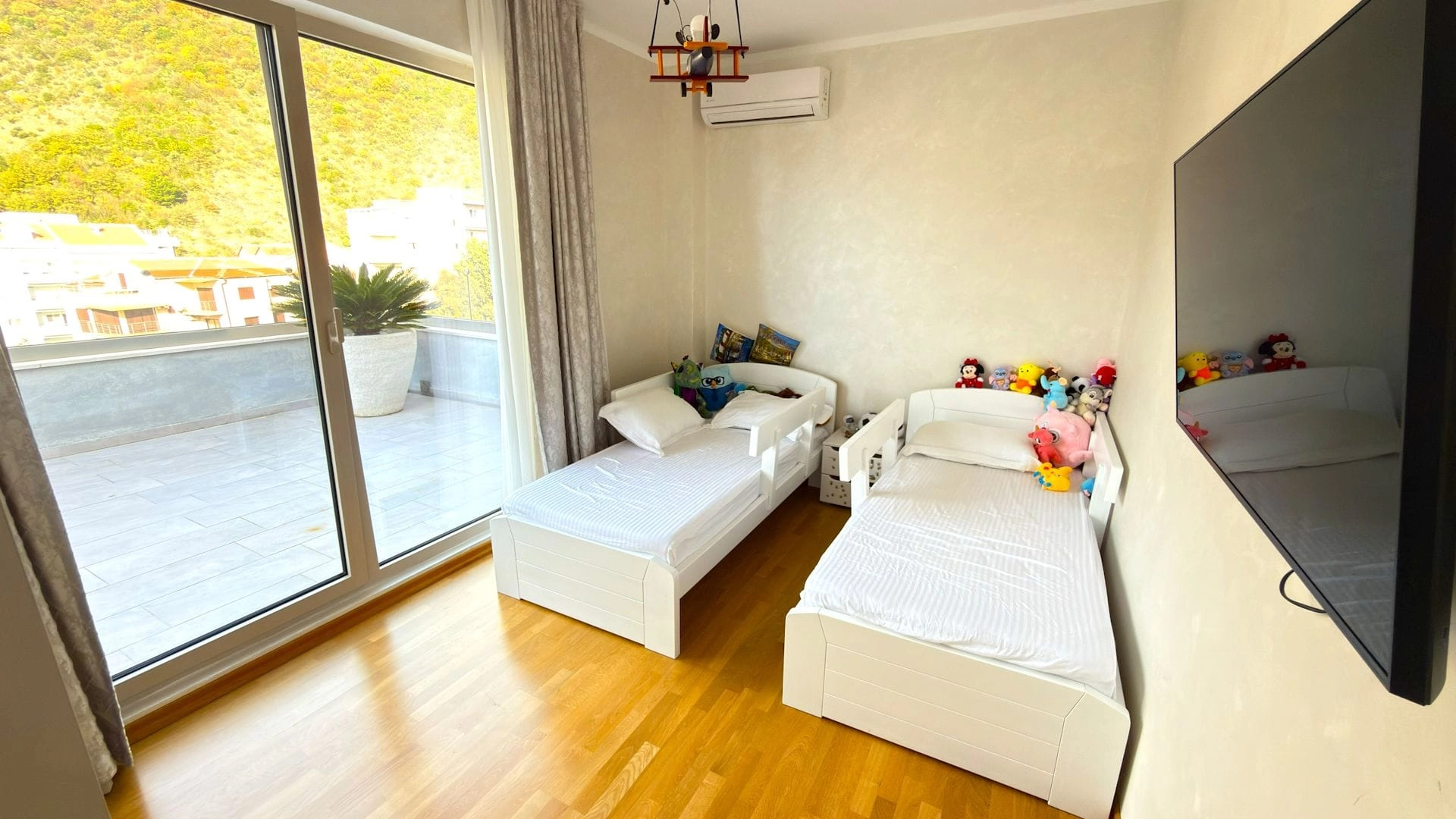 Trosoban-stan-sa-terasom-i-pogledom-na-more-Becici-Budva-8 Trosoban stan 184 m² – Bečići, Budva — fotografija 9