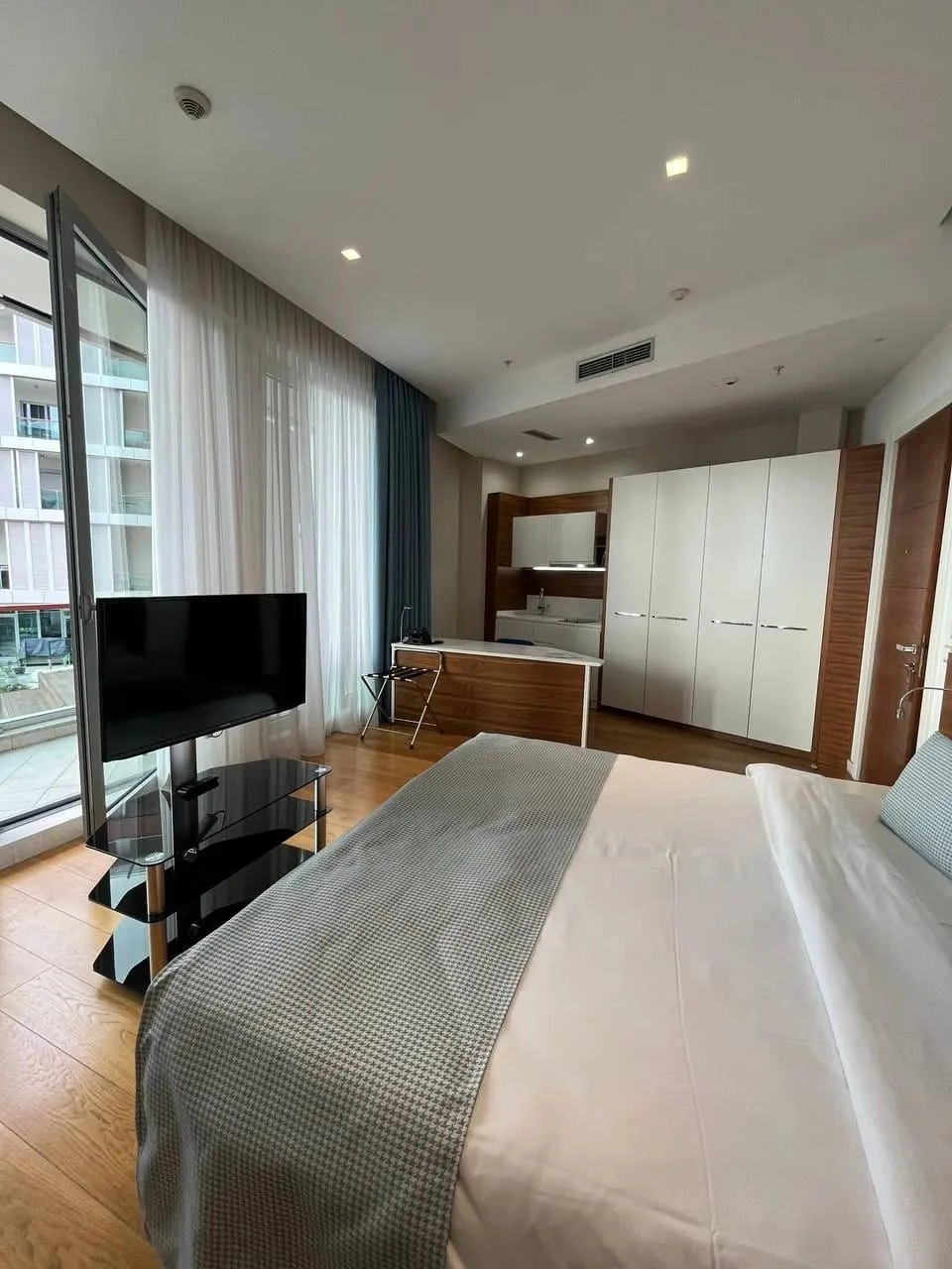 Garsonjera-u-hotelu-TQ-Plaza-centar-Budve-6 Garsonjera 44 m² – Budva — fotografija 7
