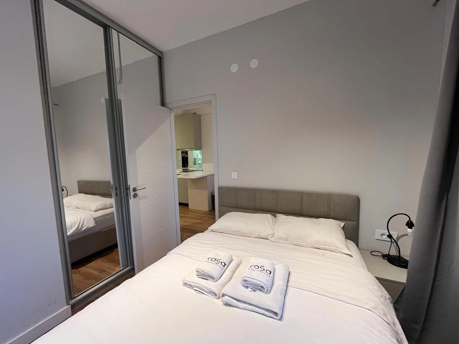 Dvosoban-stan-sa-terasom-i-pogledom-na-more-Kavac-Kotor-3 Dvosoban stan 42 m² – Kavač, Kotor — fotografija 4