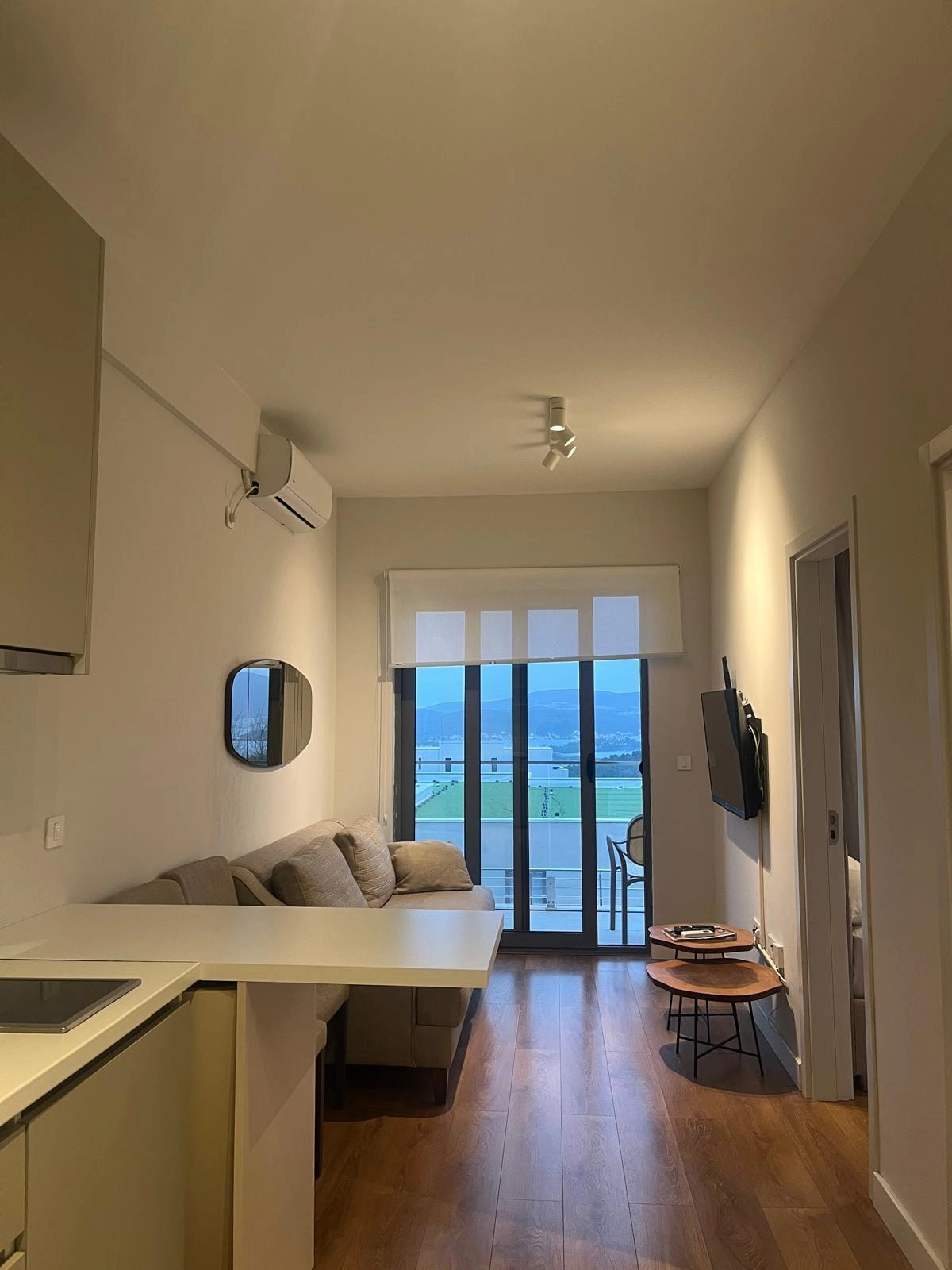 Dvosoban-stan-sa-terasom-i-pogledom-na-more-Kavac-Kotor-5 Dvosoban stan 42 m² – Kavač, Kotor — fotografija 6