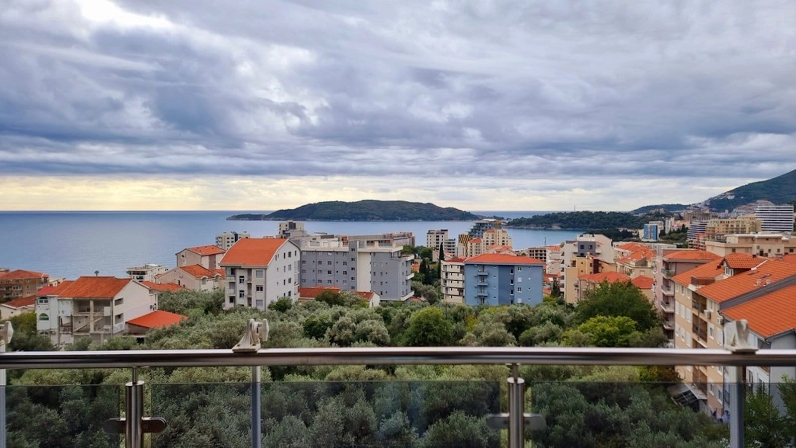 Jednosoban-stan-sa-pogledom-na-more-Becici-Budva-1 Jednosoban stan 49 m² – Bečići, Budva — fotografija 2
