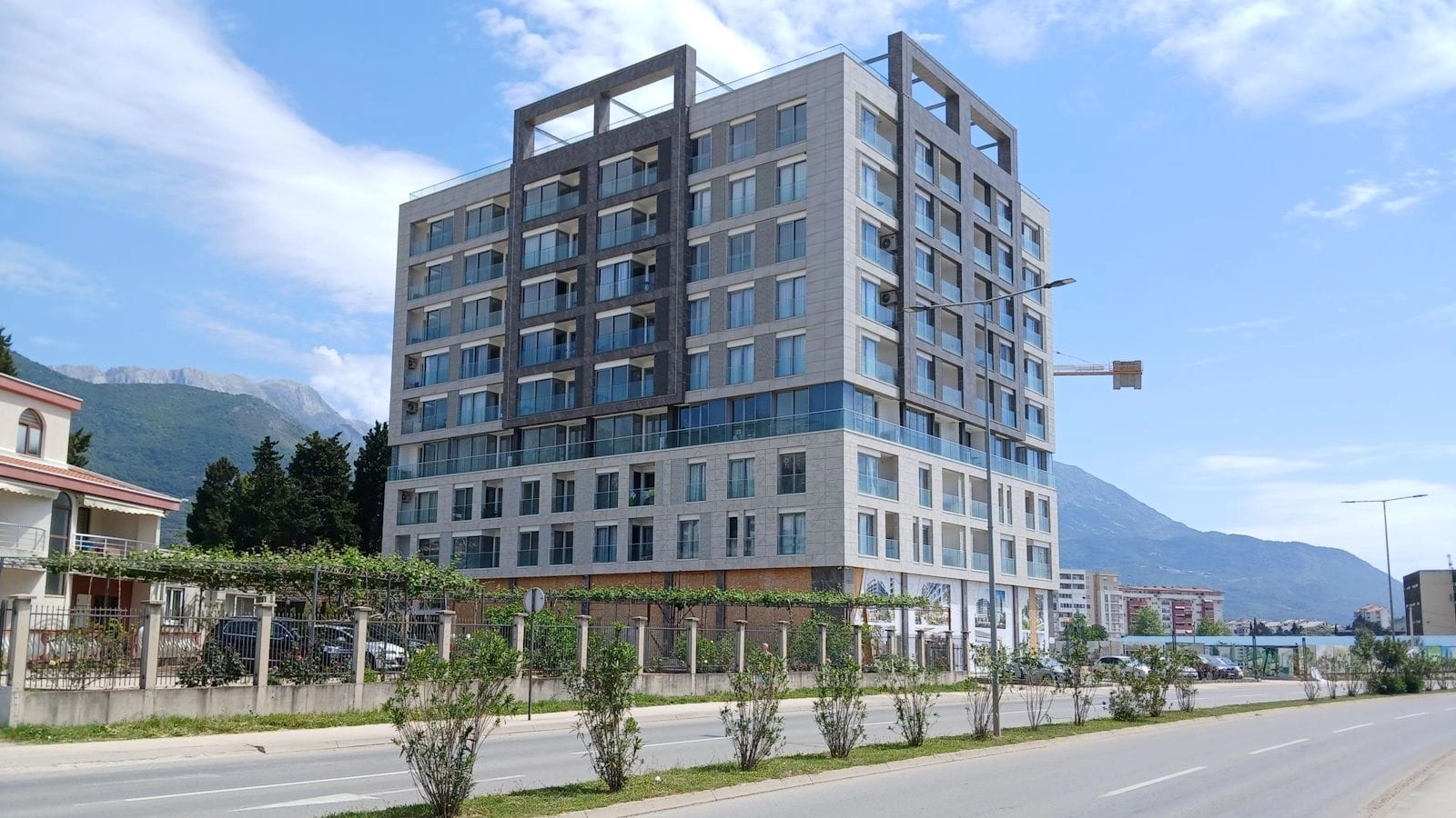 Penthaus-sa-krovnom-terasom-u-kompleksu-4-Bar-6 Trosoban stan 157 m² – Bar — fotografija 7