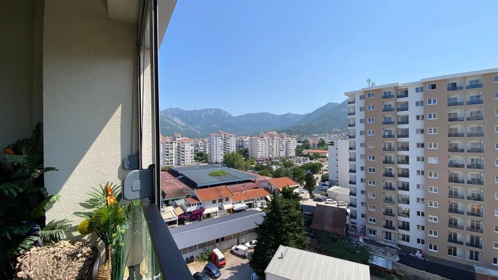 Dvosoban-stan-od-63-m²-u-centru-Bara-2 Dvosoban stan 63 m² – Bar — fotografija 3