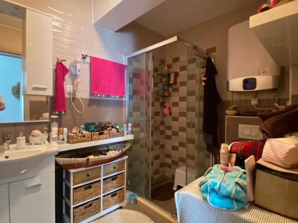 Dvosoban stan 63 m² – Bar — fotografija 8