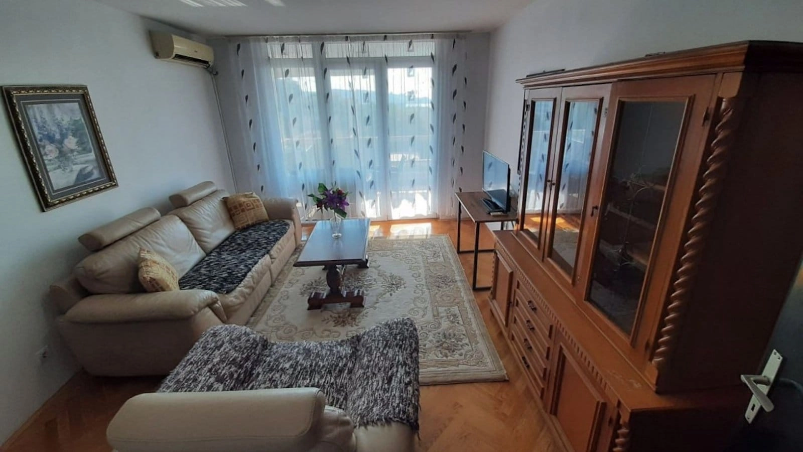 Dvosoban-stan-od-90-m²-u-centru-Bara Dvosoban stan od 90 m² u centru Bara