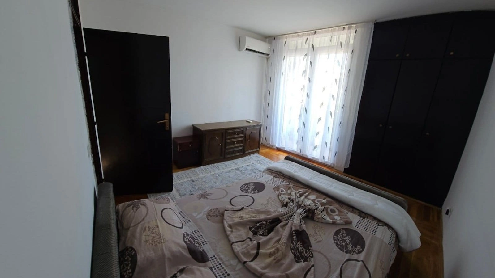 Dvosoban-stan-od-90-m²-u-centru-Bara-5 Dvosoban stan 90 m² – Bar — fotografija 6