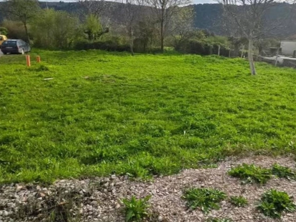 Urbanizovan plac od 866 m² u naselju Polje