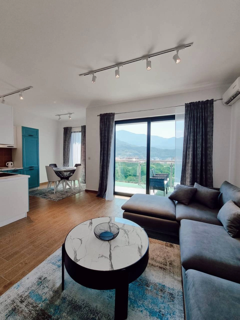 Dvosoban-duplex-stan-sa-pogledom-na-more-Becici-Budva-1 Dvosoban stan 72 m² – Bečići, Budva — fotografija 2