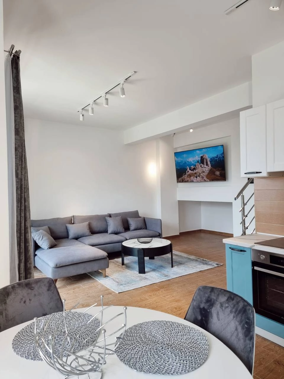 Dvosoban-duplex-stan-sa-pogledom-na-more-Becici-Budva-2 Dvosoban stan 72 m² – Bečići, Budva — fotografija 3